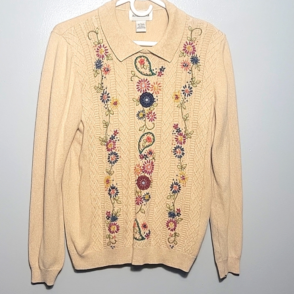 Alfred Dunner Vintage Embroidered Floral Sweater with Collar Size Large.